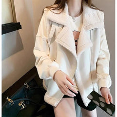 Versatile Outerwear Vest For Women To Layer And Style In Various Ways