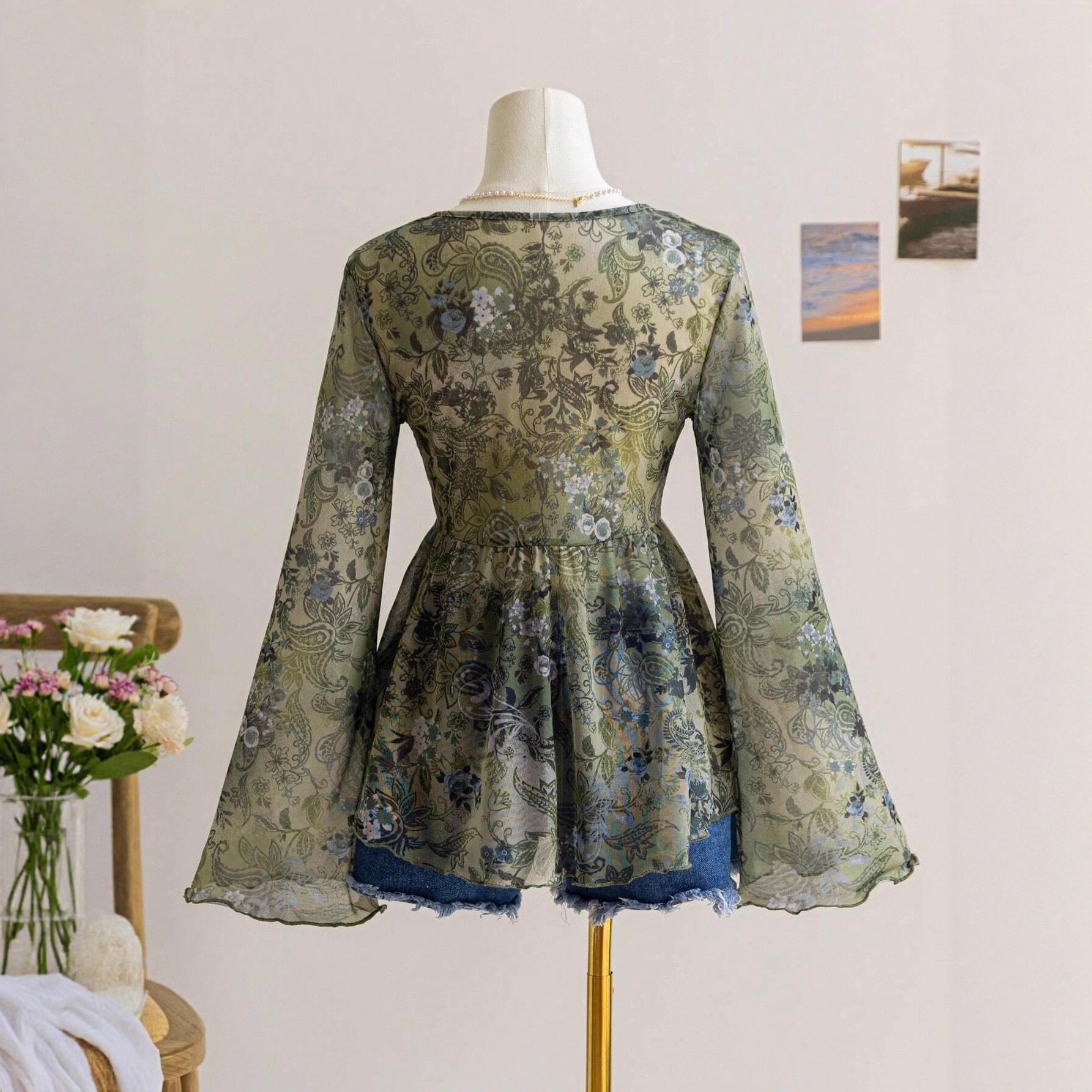 Women's Ruffled Vintage Print Long-sleeve Top