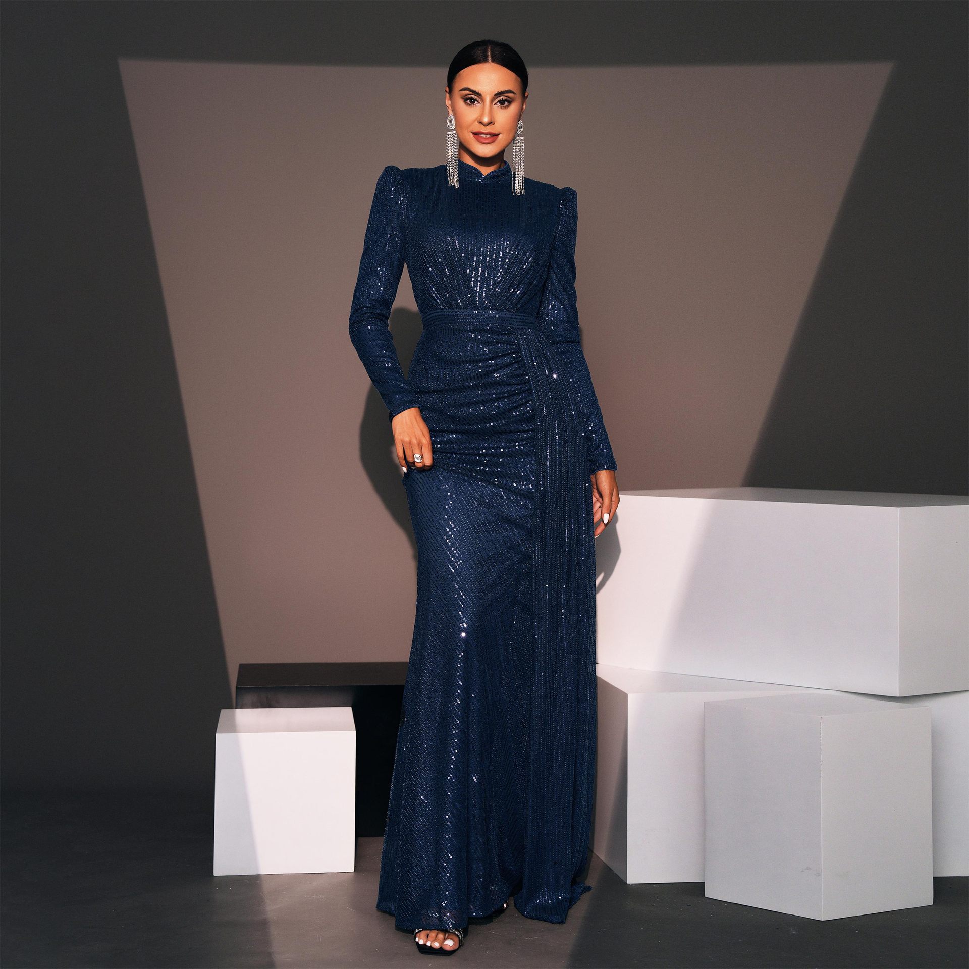 Long Sleeve Round Neck Slim Long Sequined Banquet Dress