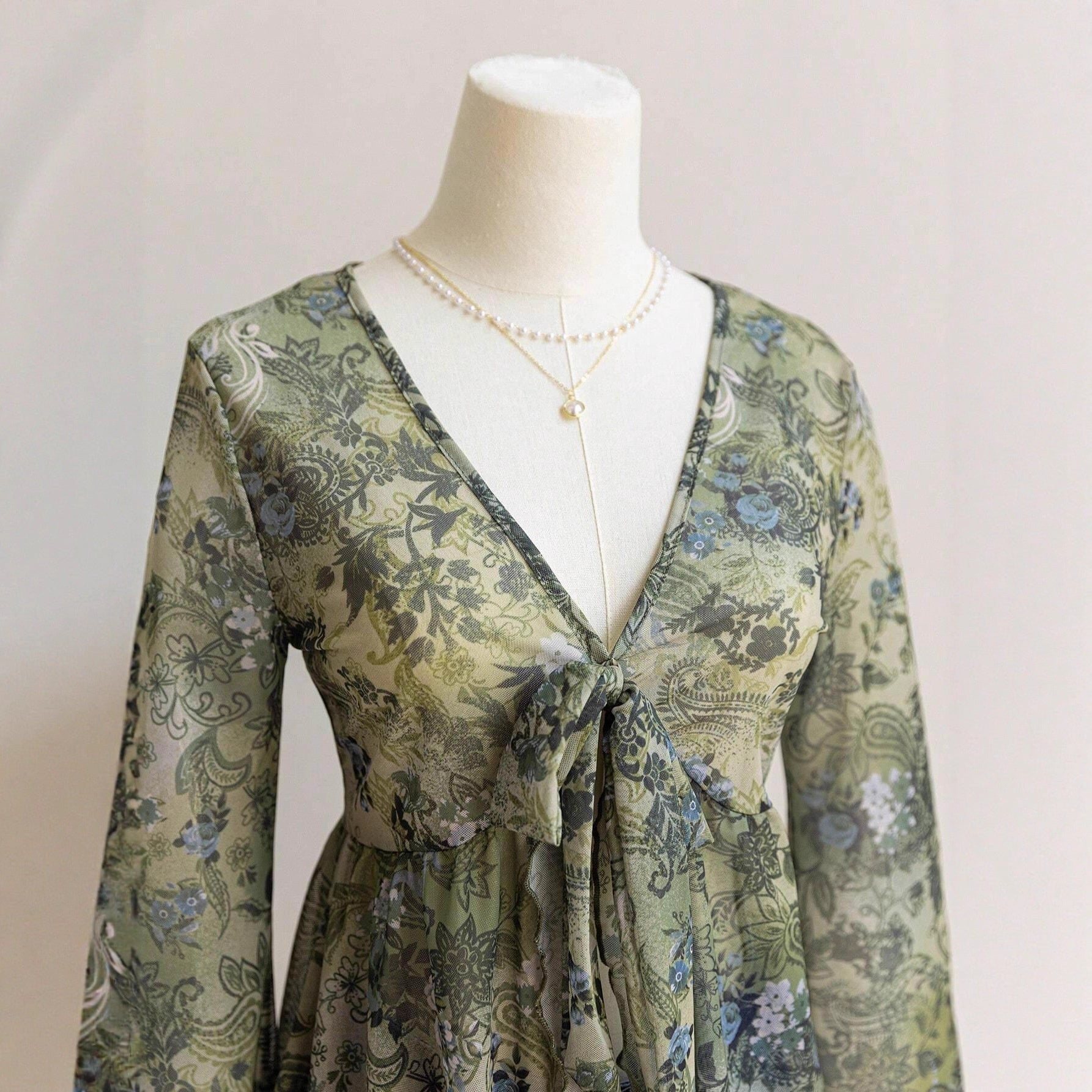 Women's Ruffled Vintage Print Long-sleeve Top