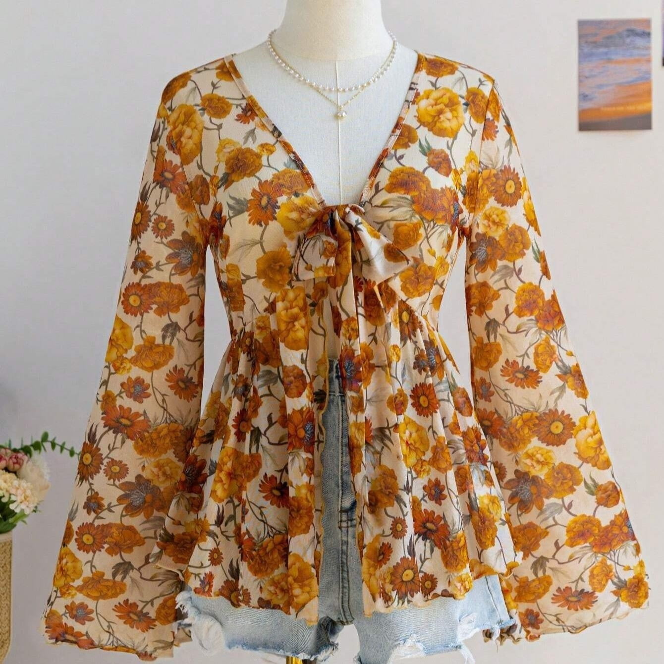 Women's Ruffled Vintage Print Long-sleeve Top
