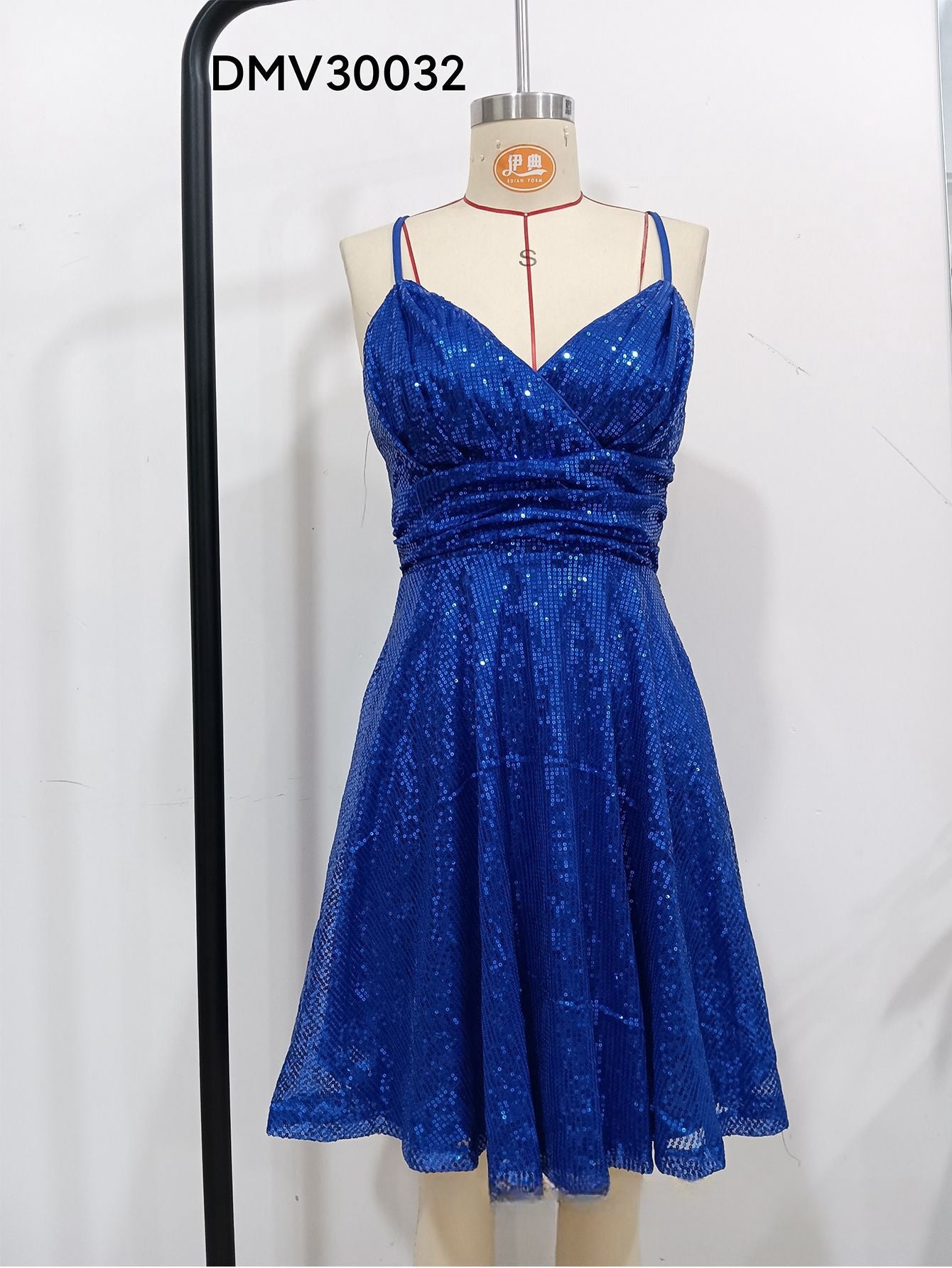 Autumn And Winter New Women's Gorgeous Sequined Dress Pleated Cross Strap Vacation Style Dress
